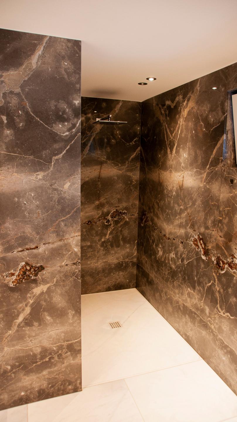 Private Wellness-Oase mit Naturstein