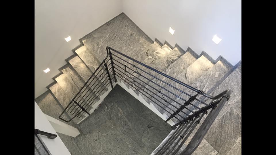 Natursteinlager von SteinReich – 800 m² mit rund 70 Materialien